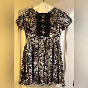 EUC Girls size 10, Joyfolie, Floral Short Sleeve Dress